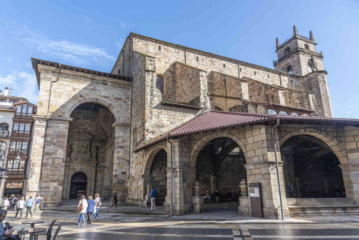 Vizcaya - Durango 09 - basílica de Santa María de Uribarri.jpg